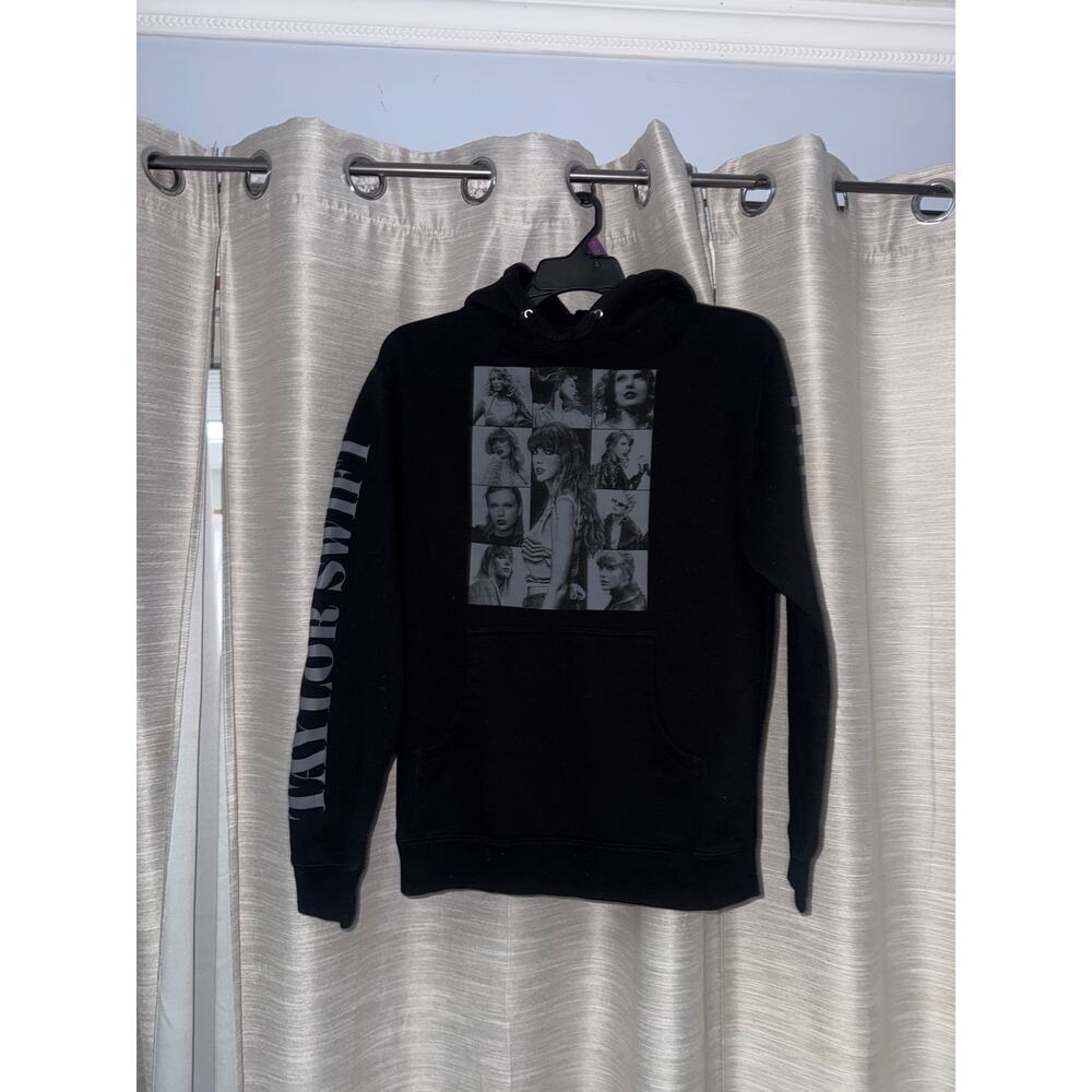 NEW Taylor Swift The Eras Tour OFFICIAL Black Hooded Sweatshirt Hoodie SMALL